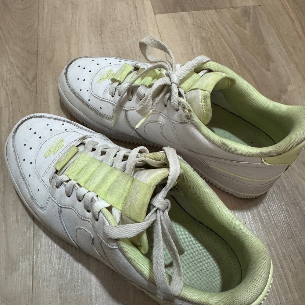 Nike Airforce - Picture 2 of 3